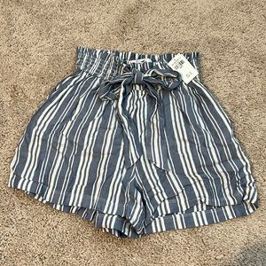 NWT Hollister Ultra High-Rise Paperbag Shorts